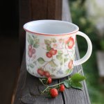 Porcelánový hrnek - jahůdky 250 ml